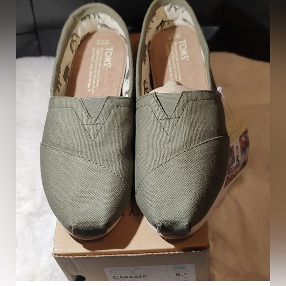 TOMS Olive Green Slip-On Shoes - Picture 1 of 3